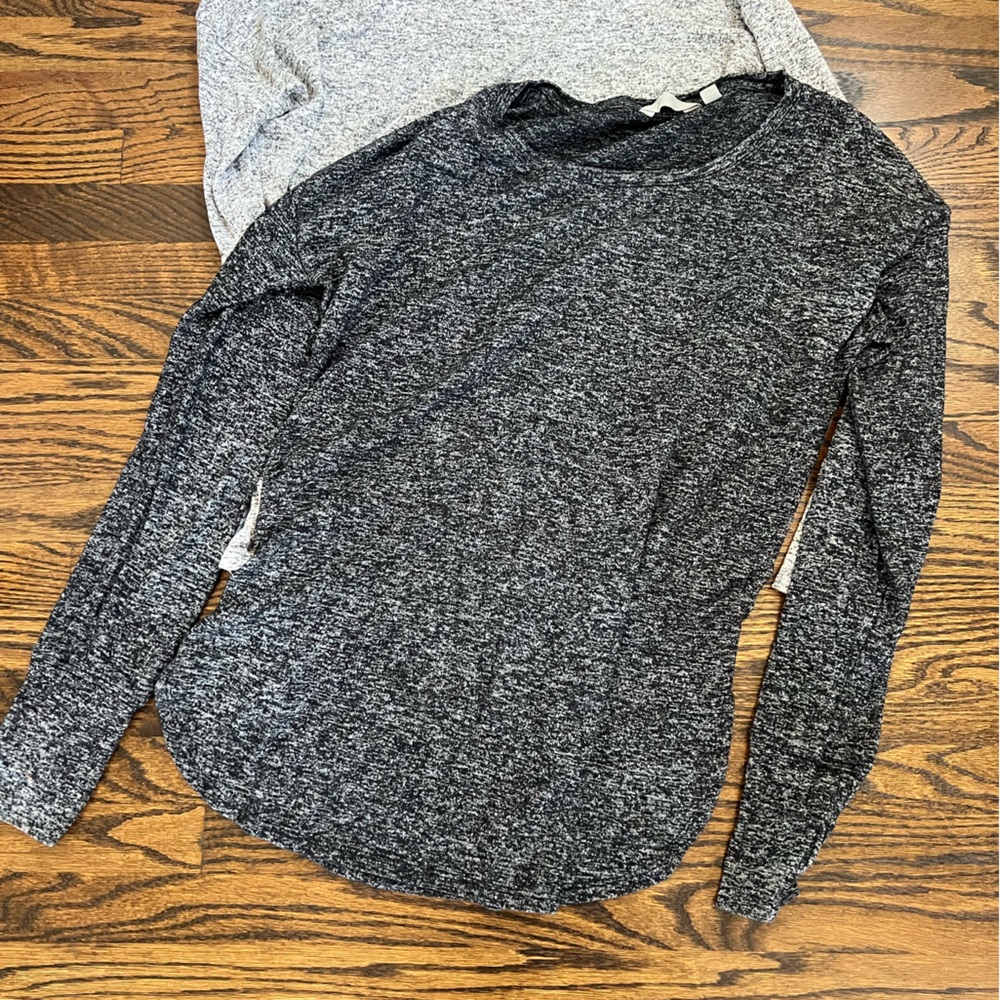2 athleta long sleeve tops. Light and dark Heathered gray